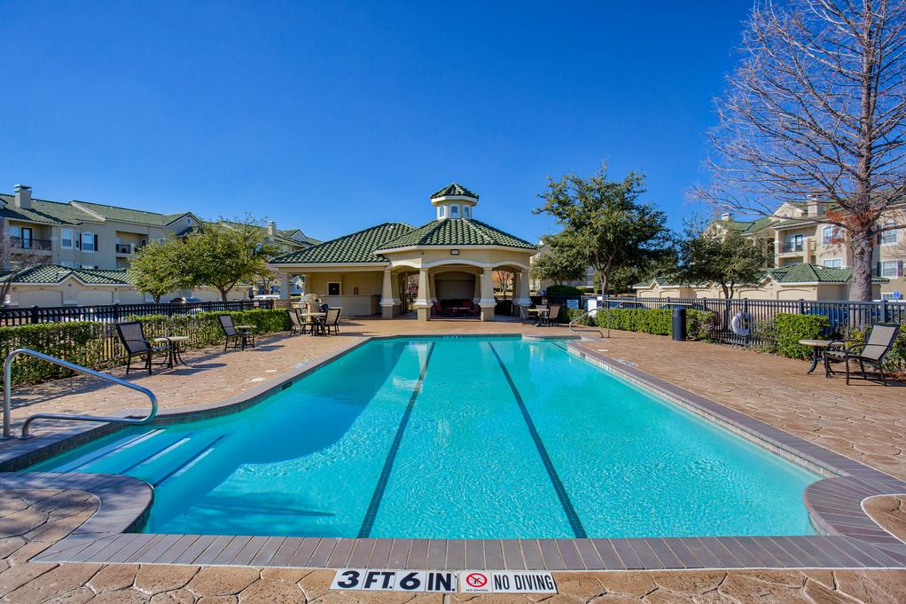 Haltom City, TX, Luxury Apartments - Belmond Apartments