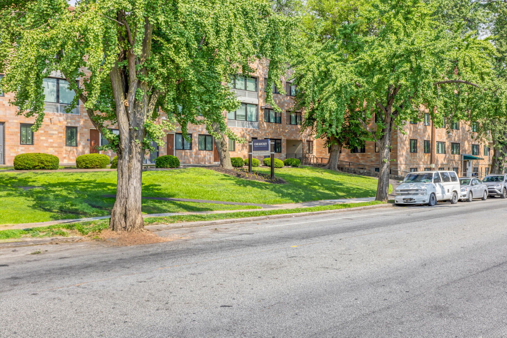Carl Mackley Houses Photo Gallery Philadelphia, PA Apartment Pictures