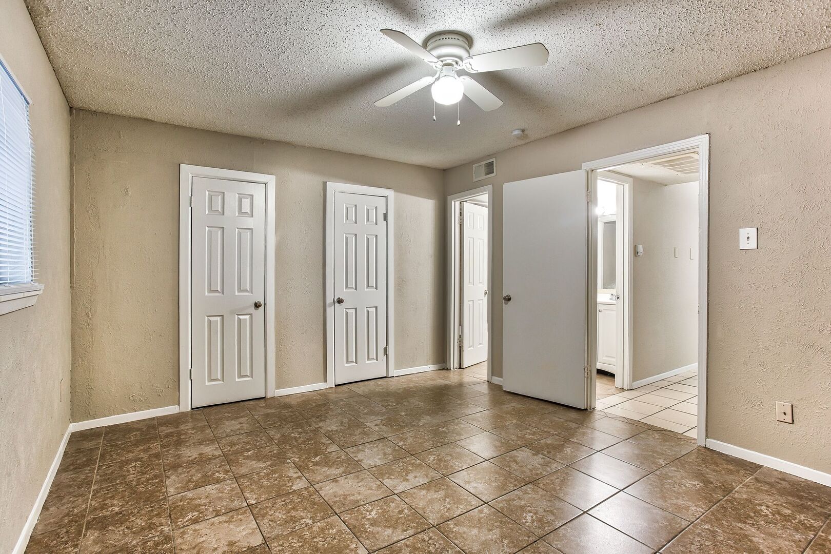 North Dallas Apartments Courtney Place