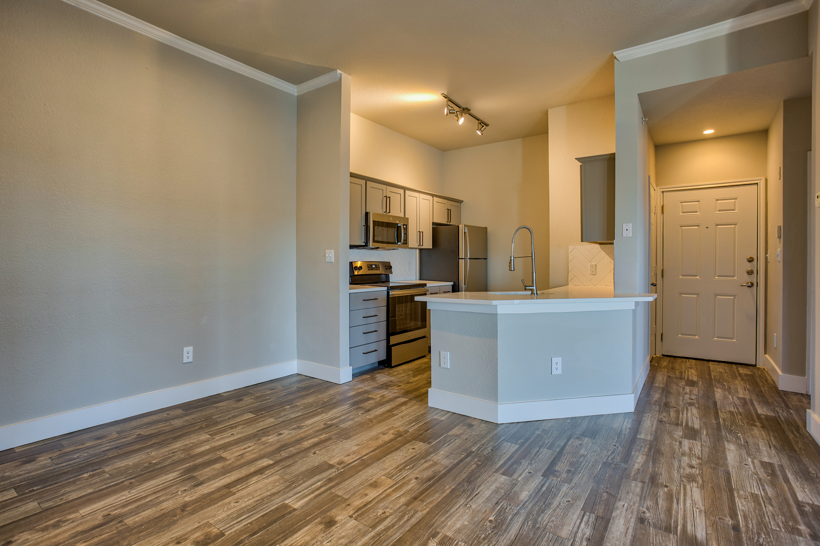 Haltom City, TX, Luxury Apartments Belmond Apartments