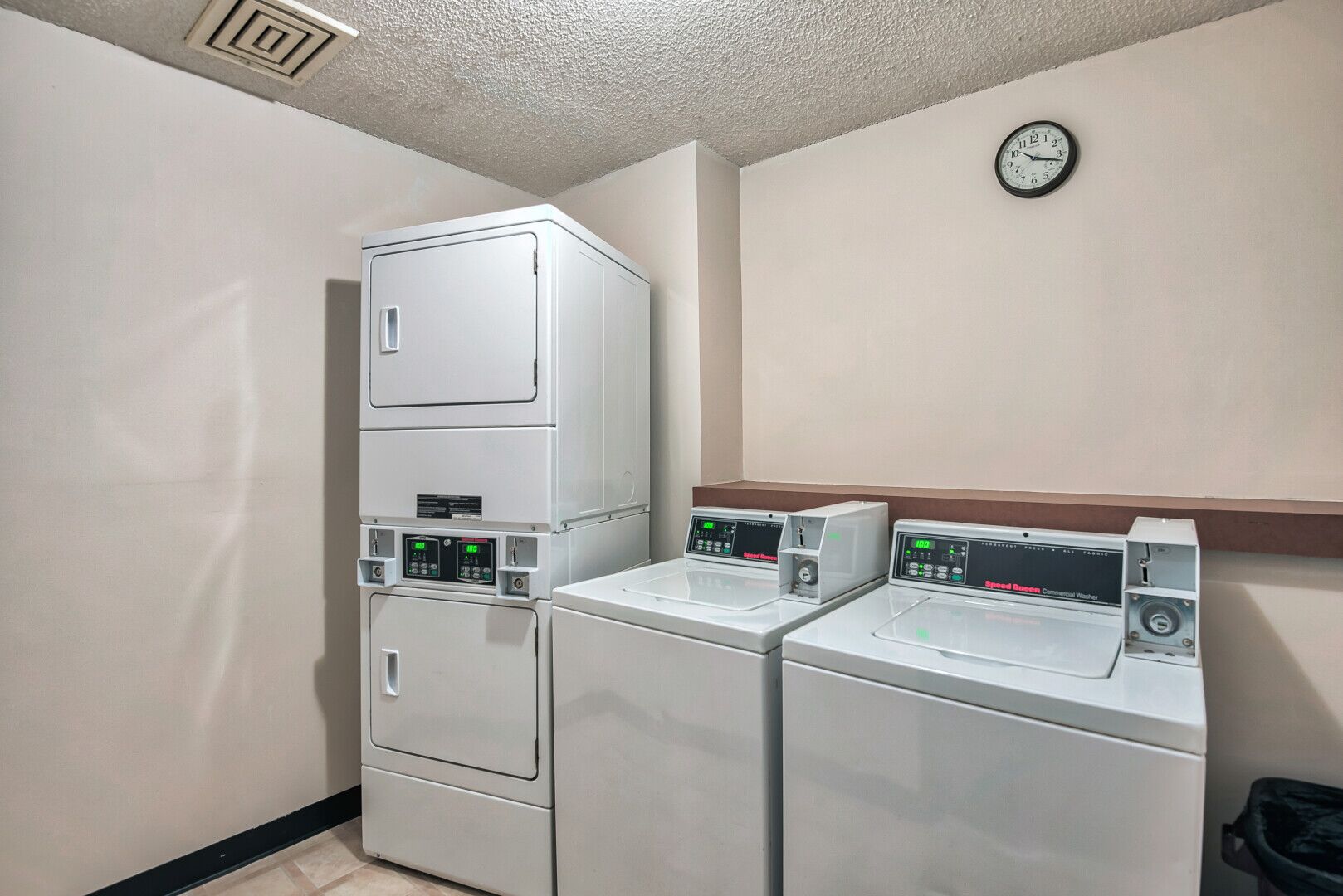 River Bend Place Apartments Photo Gallery New Haven, WV Apartment