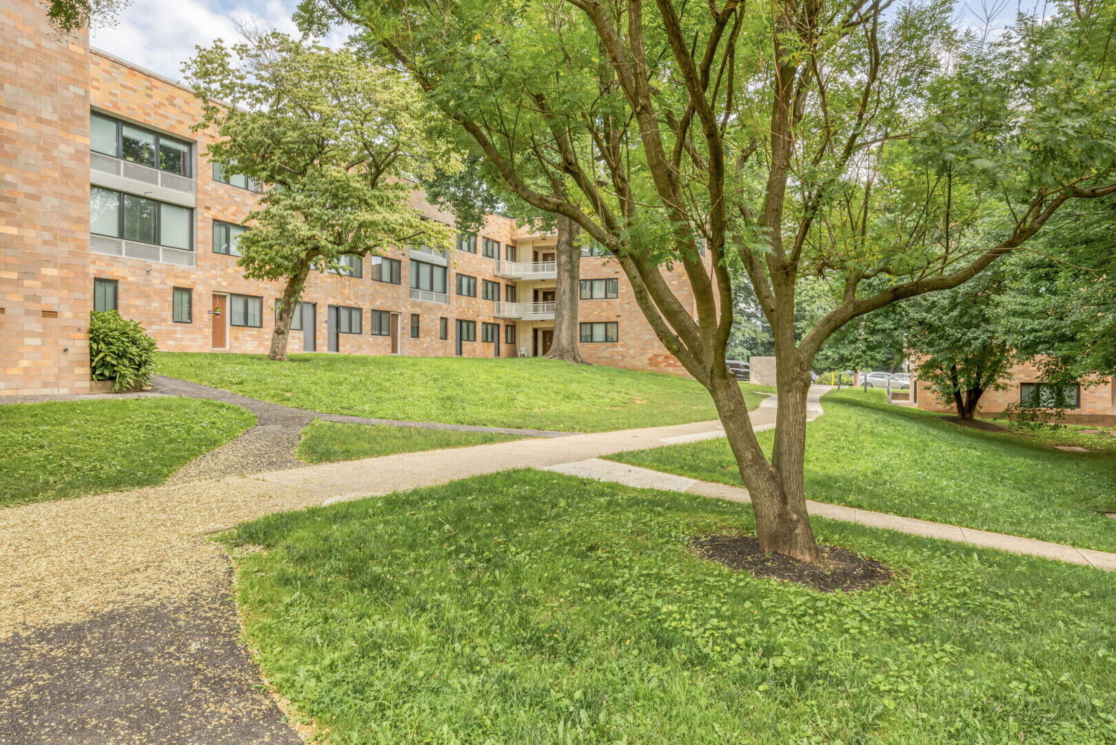 Carl Mackley Houses Photo Gallery Philadelphia, PA Apartment Pictures