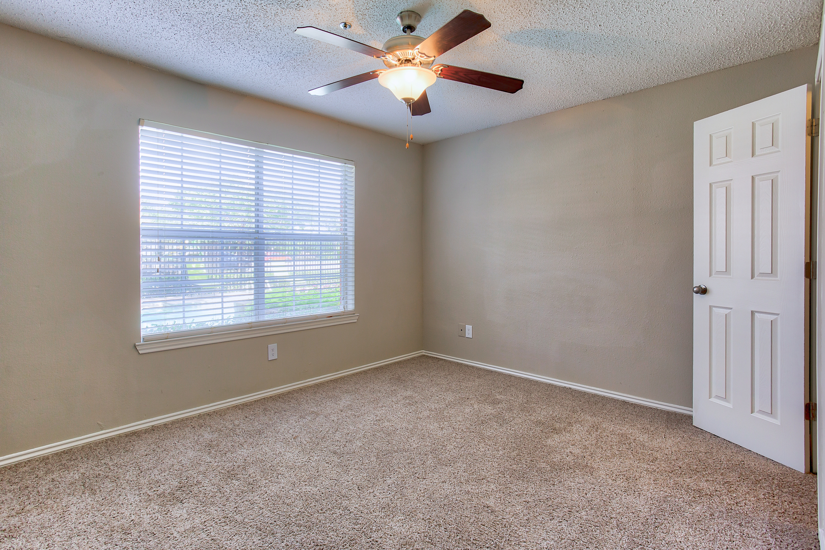 Amherst Apartments for Rent in Bedford, TX