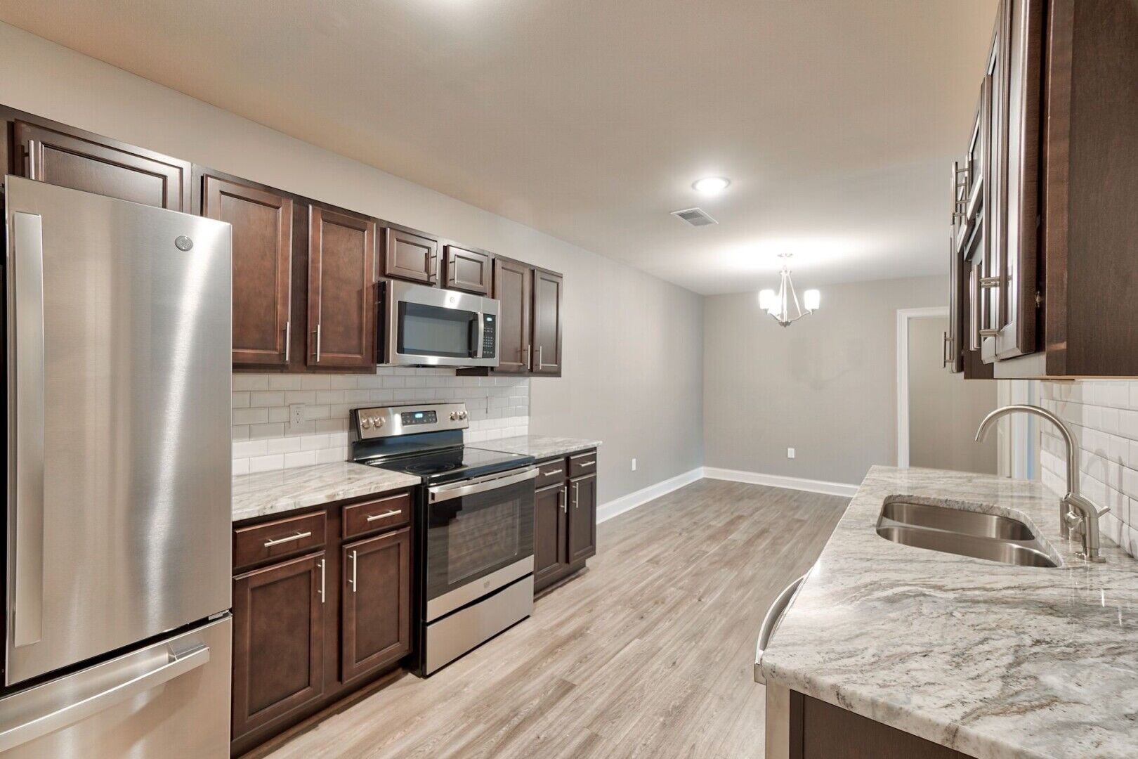 Lakeland Apartments Live at Bridgewater Grand