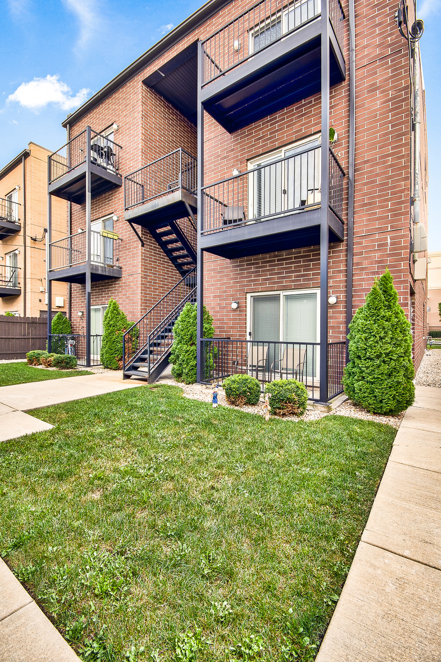 living elements landscape sacramento on The Maynard At 3508 North Sacramento Photo Gallery Chicago Il Apartment Pictures